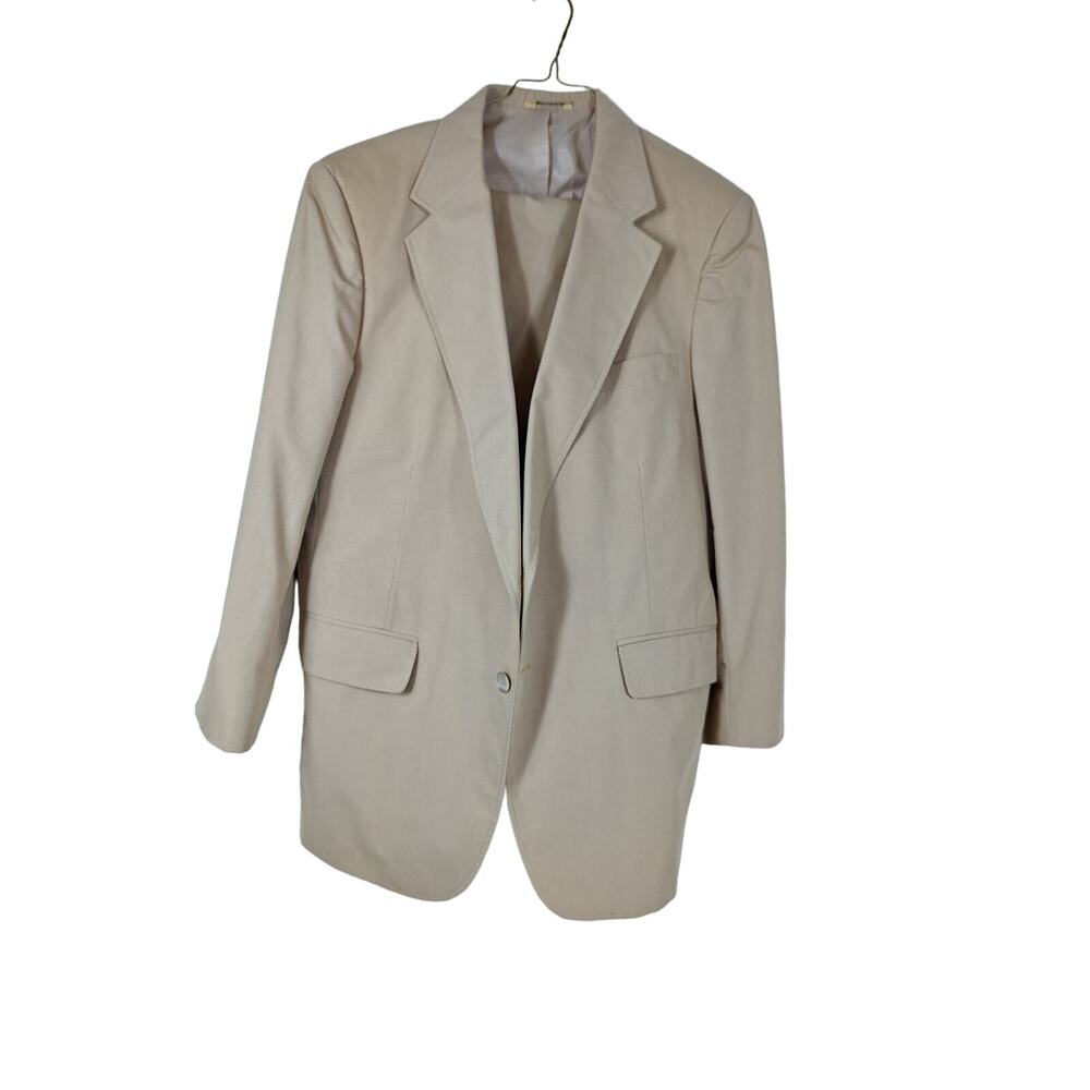 Men's beige suit waist 32 pit to pit 22shoulder to bottom 28